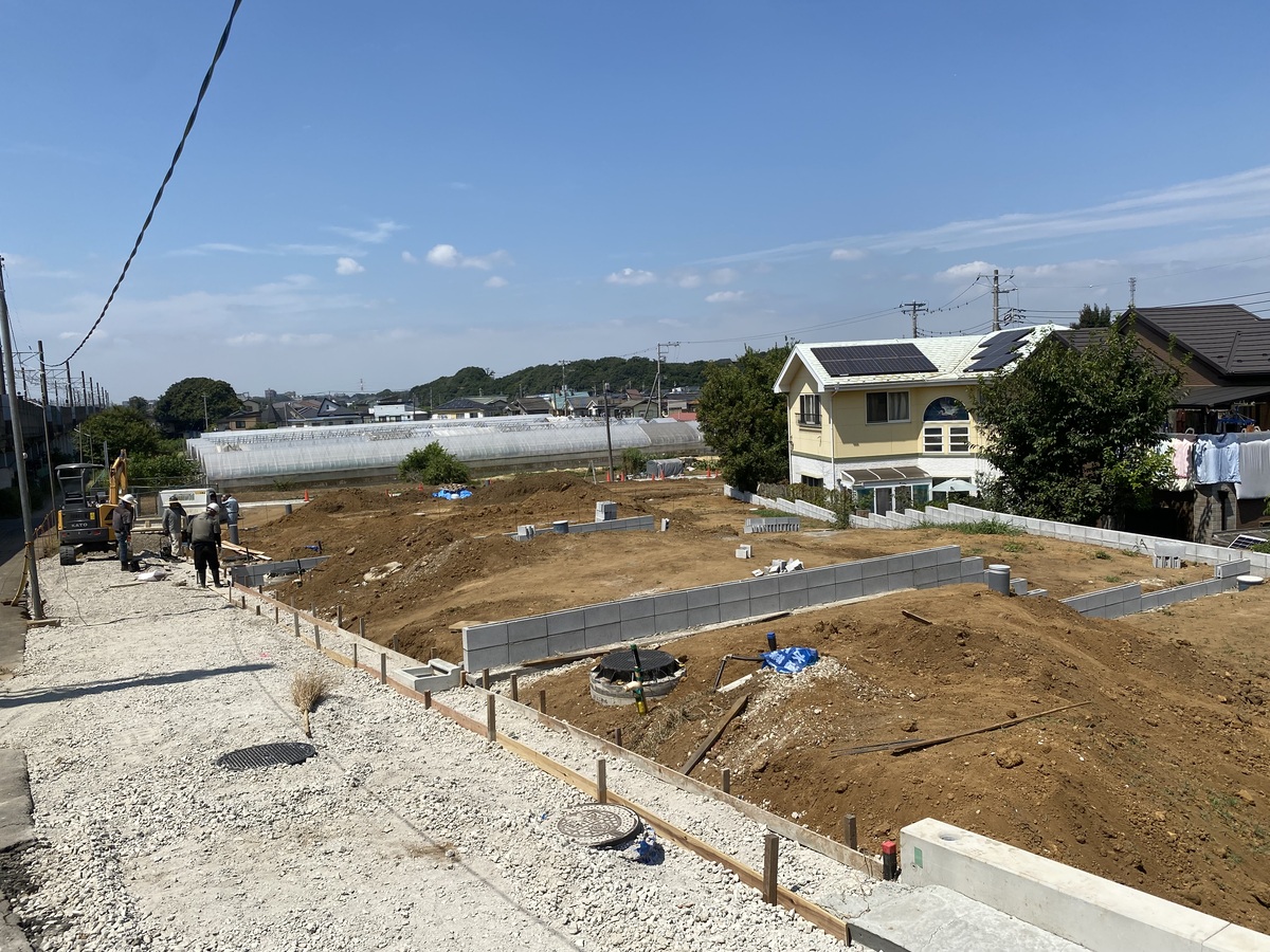 ◇飯山満駅徒歩8分。都内へのアクセスも良好です！ ◇小学校徒歩5分、中学校徒歩2分、保育園徒歩8分、幼稚園徒歩11分、子育て世代にも安心の立地