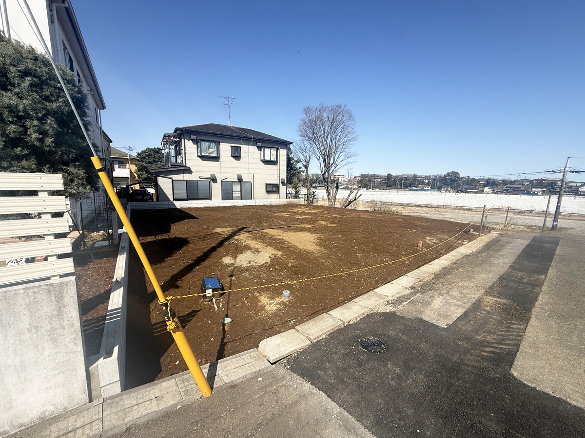 ◇スーパー徒歩5分、幼稚園・小学校徒歩6分、子育て世代も安心の立地です。