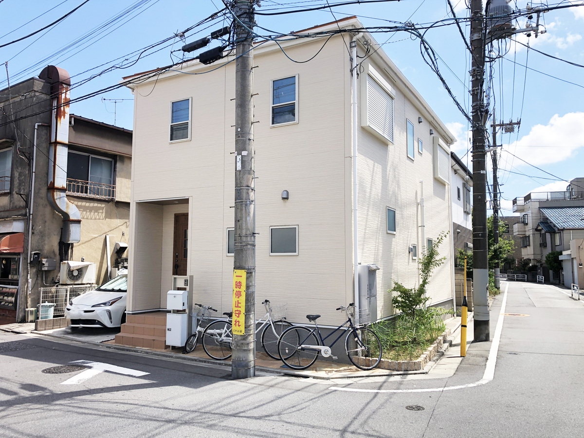 ◇西側6.2ｍ、北側4.0ｍに面した角地 ◇ブランコや滑り台がある公園が徒歩1分、幼稚園保育園が徒歩10分以内、子育て世代も安心です
