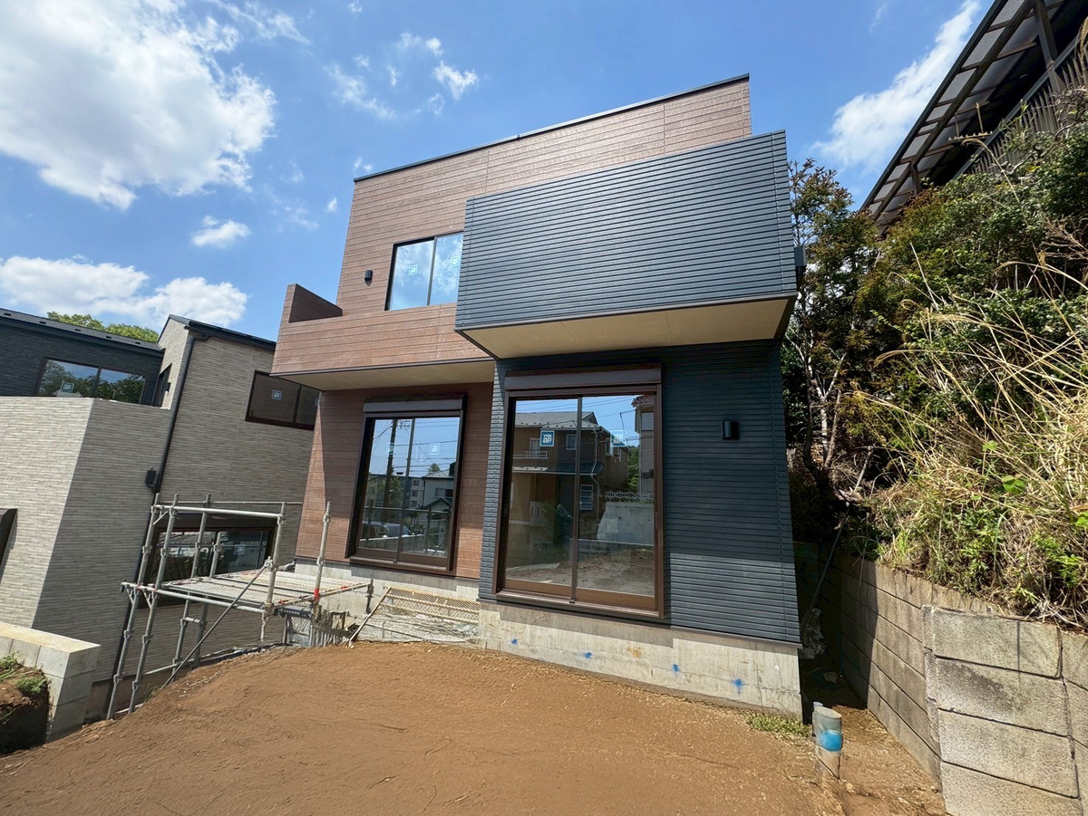 （B号棟）◇広めのバルコニーが嬉しい ◇大容量WIC、SIC、パントリーが魅力の3LDK。随時更新してまいります。◇公園1分、小・中学校徒歩10分以内、子育て世代に安心の立地です