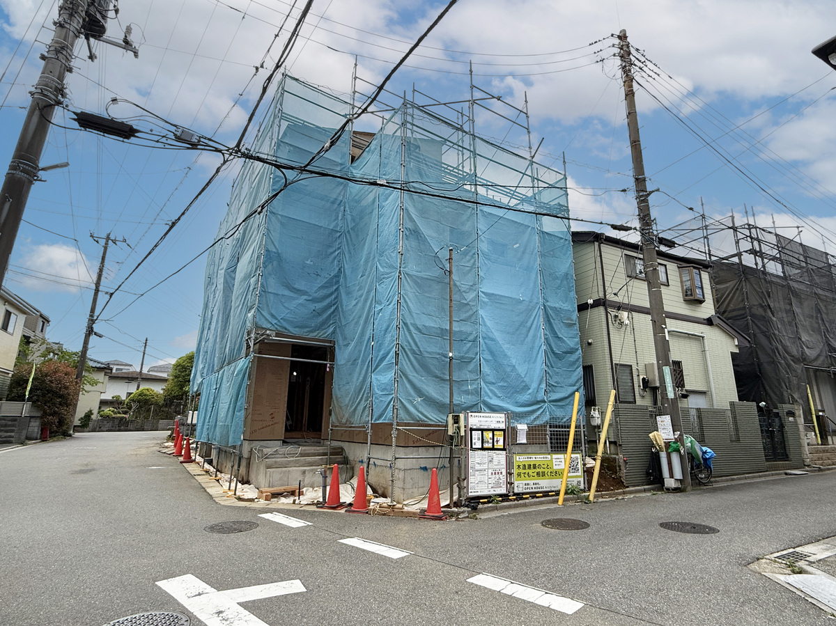 ◇陽当たり良好、角地。大通りから少し離れ、騒音など気にならない静かな住宅地